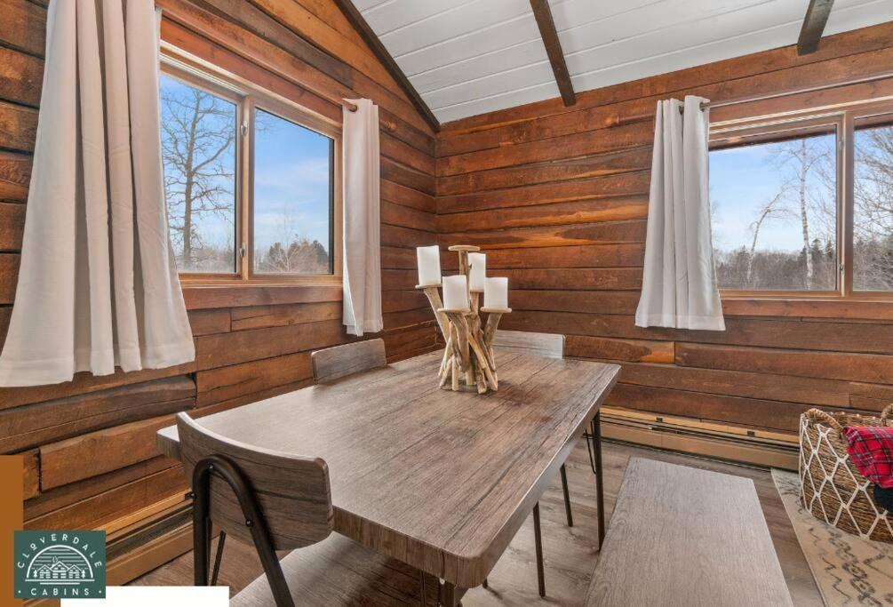 Cozy Cabin With Hottub At Cloverdale Cabins Hinckley Exterior photo