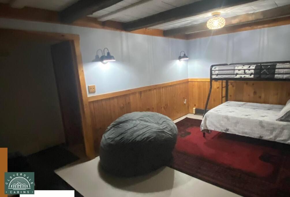 Cozy Cabin With Hottub At Cloverdale Cabins Hinckley Exterior photo