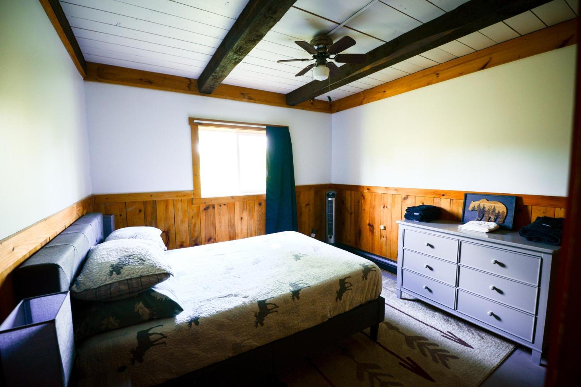 Cozy Cabin With Hottub At Cloverdale Cabins Hinckley Exterior photo