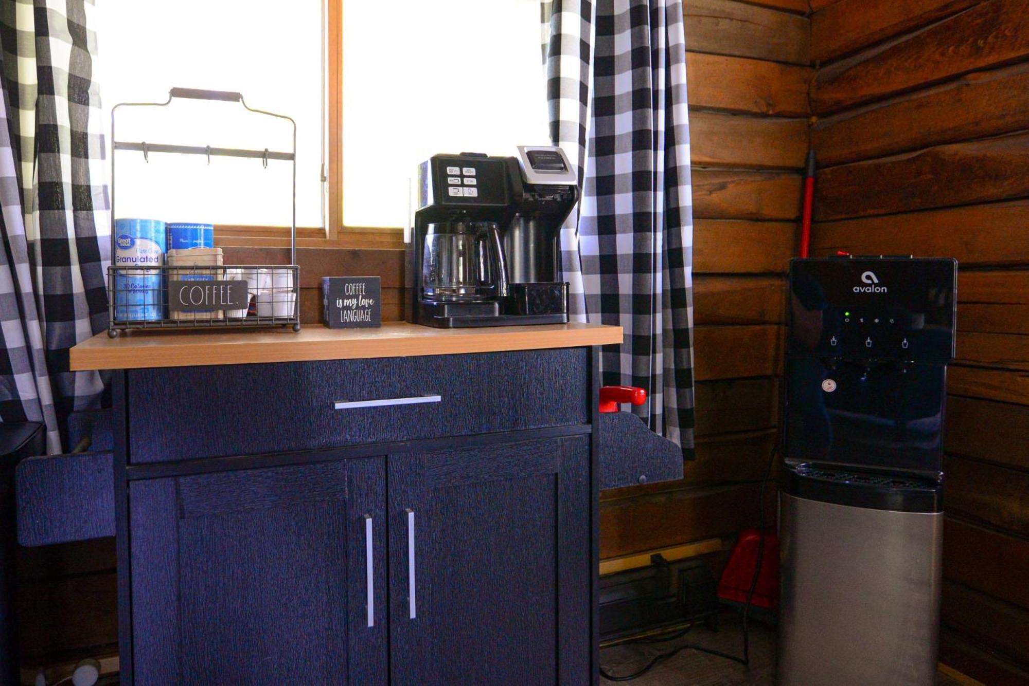 Cozy Cabin With Hottub At Cloverdale Cabins Hinckley Exterior photo